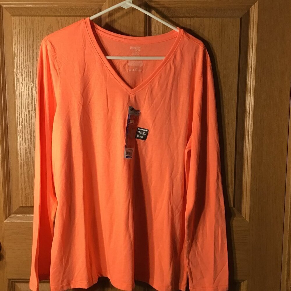 Danskin T Shirt